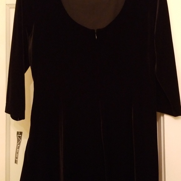 COPY - Black Velvet Slimming A-line Evening Holiday Dress - Picture 4 of 7